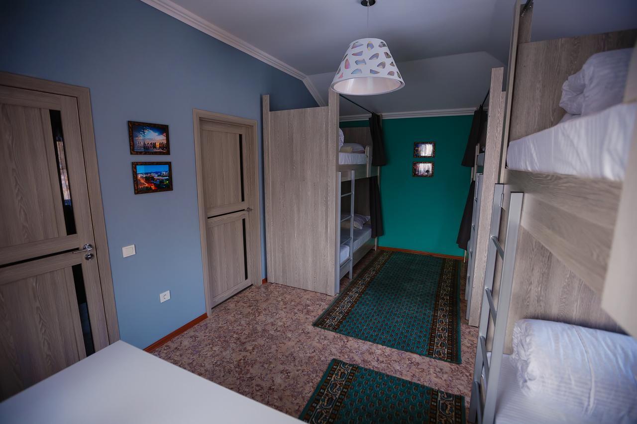 Mountain Road Hostel Алматы Экстерьер фото